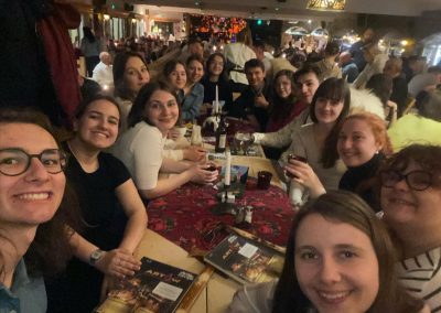 Selfie studentów duszpasterstwa w restauracji